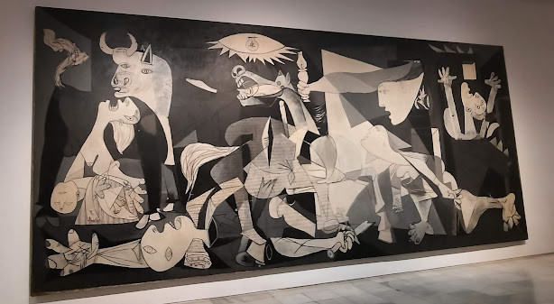Guernica > Musée Reina Sofia