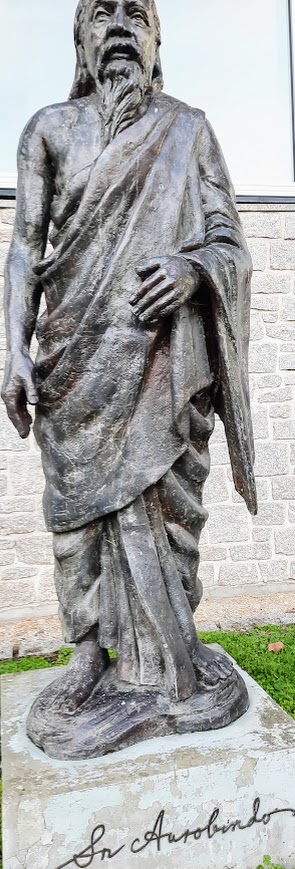 Statue d'Aurobindo, le créateur d'Auroville (cité utopique) - donation de l'Inde