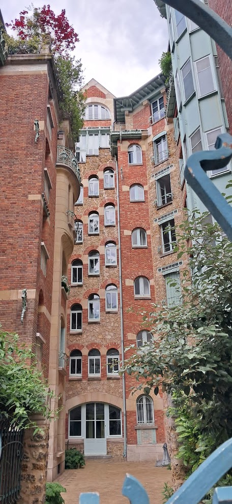 Cour intérieure du Castel Béranger, Hector Guimard
