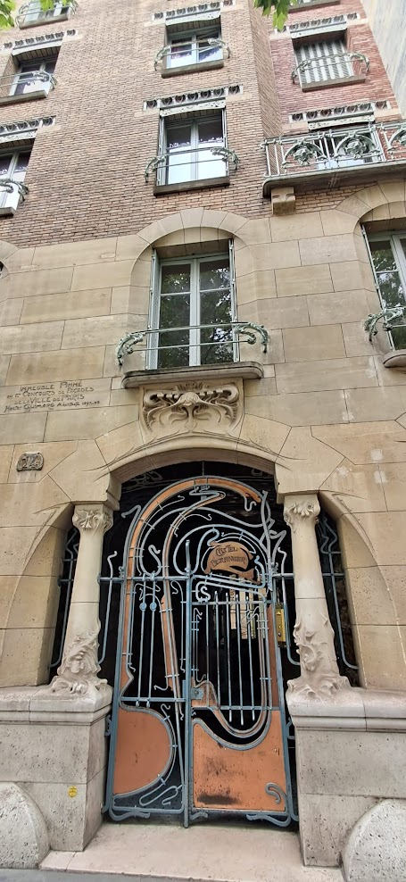 La porte du Castel Béranger, Hector Guimard